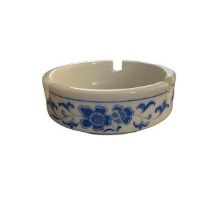 Vintage Liling China Small Blue & White Floral Ashtray